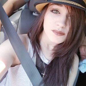 Meet your Posher, Leen